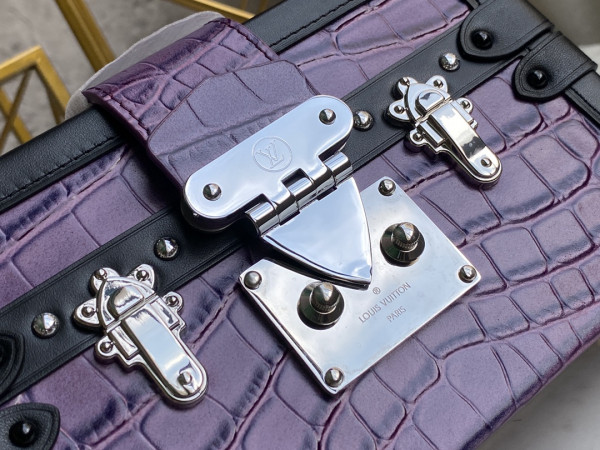 LOUIS VUITTON PETITE MALLE [N94390] CELINE CHANEL ACCESSORIES LOEWE SHOES LOUIS VUITTON DIRO YSL OTHER BRAND HANDBAGS BALENCIAGA BOTTEGA VENETA GOYARD HERMES BURBERRY VALENTINO GUCCI FENDI MIUMIU CHLOE PRADA BVLGARI SUITCASE NEW ARRIVAL 