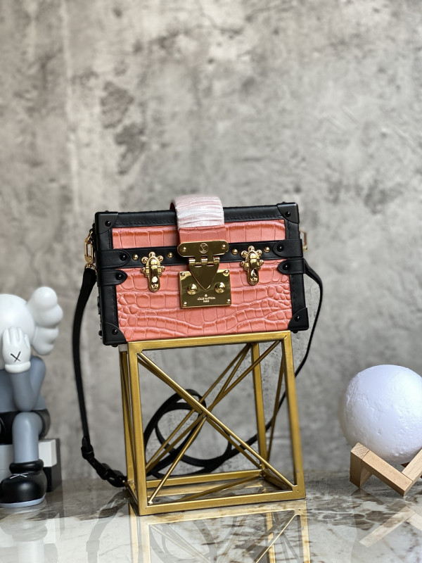 LOUIS VUITTON PETITE MALLE [N94243] CELINE CHANEL ACCESSORIES LOEWE SHOES LOUIS VUITTON DIRO YSL OTHER BRAND HANDBAGS BALENCIAGA BOTTEGA VENETA GOYARD HERMES BURBERRY VALENTINO GUCCI FENDI MIUMIU CHLOE PRADA BVLGARI SUITCASE NEW ARRIVAL 