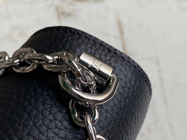 LOUIS VUITTON TWIST PM [Louis1006] CELINE CHANEL ACCESSORIES LOEWE SHOES LOUIS VUITTON DIRO YSL OTHER BRAND HANDBAGS BALENCIAGA BOTTEGA VENETA GOYARD HERMES BURBERRY VALENTINO GUCCI FENDI MIUMIU CHLOE PRADA BVLGARI SUITCASE NEW ARRIVAL 