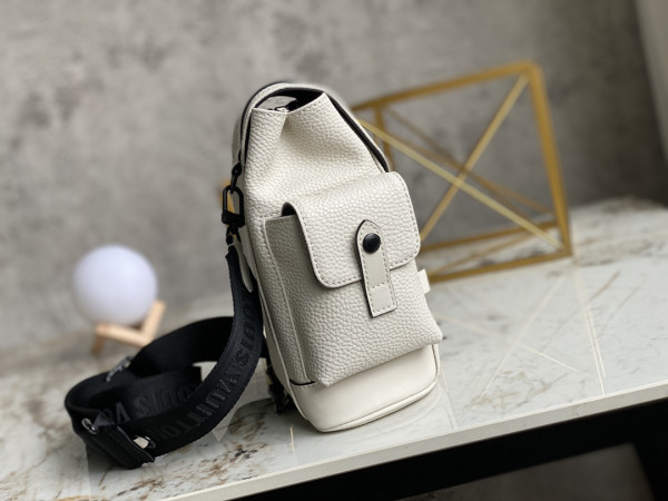 (image for) LOUIS VUITTON CHRISTOPHER XS