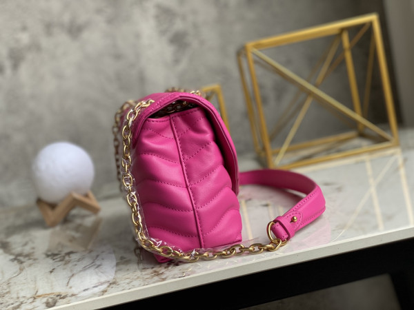 (image for) LOUIS VUITTON NEW WAVE CHAIN BAG