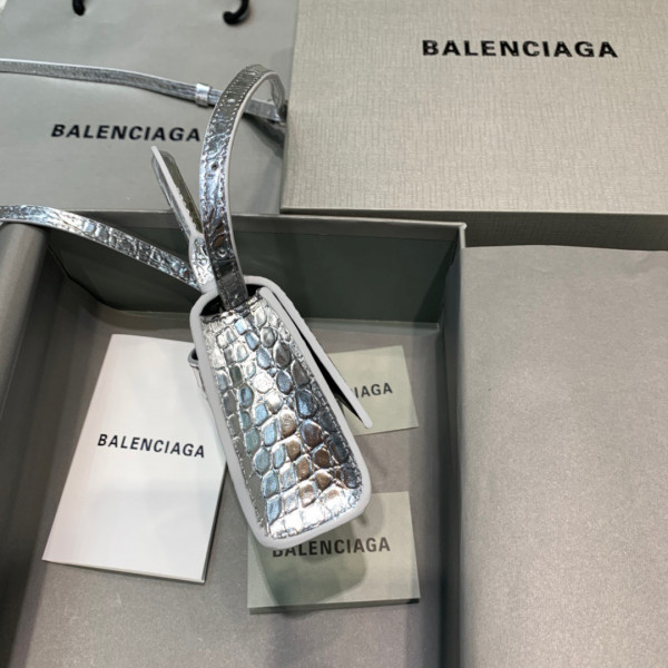 (image for) BALENCIAGA HOURGLASS
