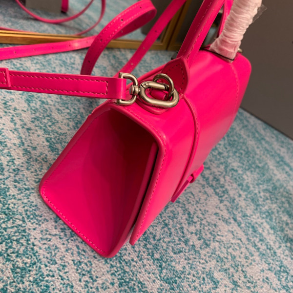 (image for) BALENCIAGA HOURGLASS