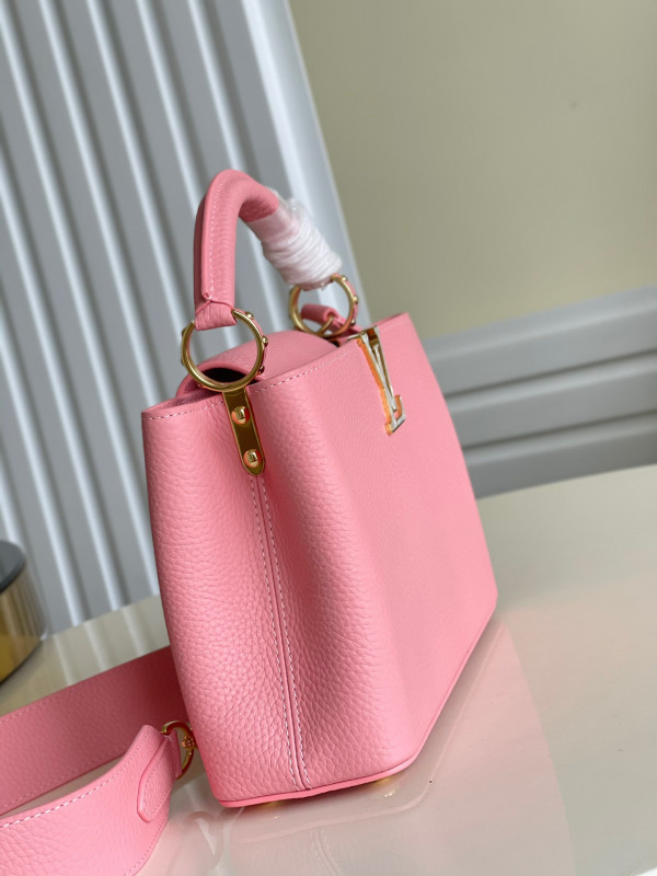 (image for) LOUIS VUITTON CAPUCINES BB