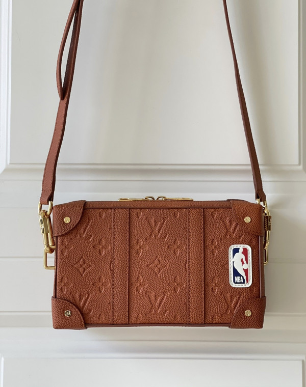 LOUIS VUITTON LVXNBA SOFT TRUNK WEARABLE WALLET (image for) LOUIS VUITTON LVXNBA SOFT TRUNK WEARABLE WALLET