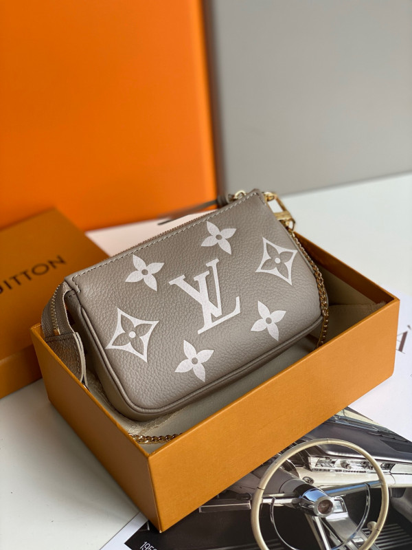 (image for) LOUIS VUITTON MINI POCHETTE ACCESSOIRES