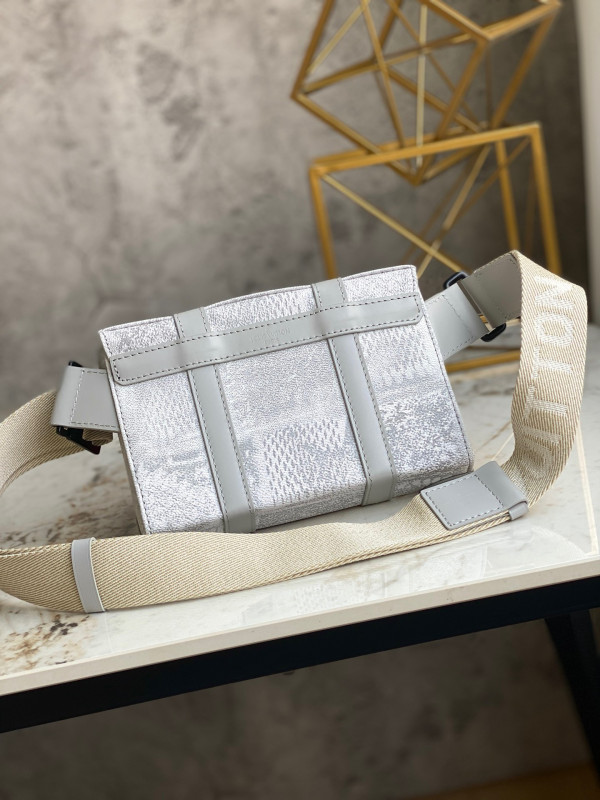 (image for) LOUIS VUITTON TRUNK SLINGBAG