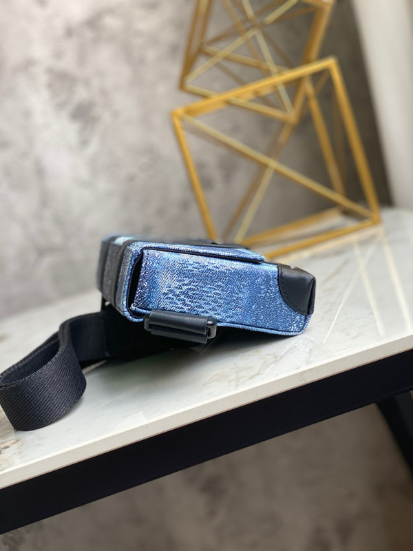 (image for) LOUIS VUITTON TRUNK SLINGBAG