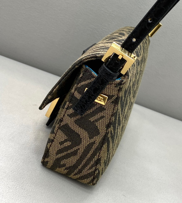 (image for) FENDI MINI BAGUETTE 1997