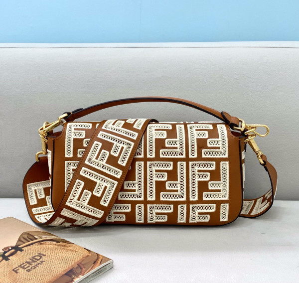 FENDI BAGUETTE (image for) FENDI BAGUETTE