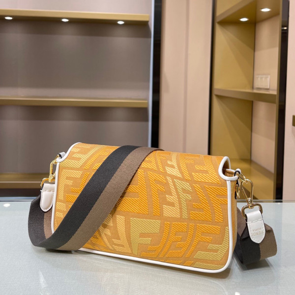 FENDI BAGUETTE (image for) FENDI BAGUETTE
