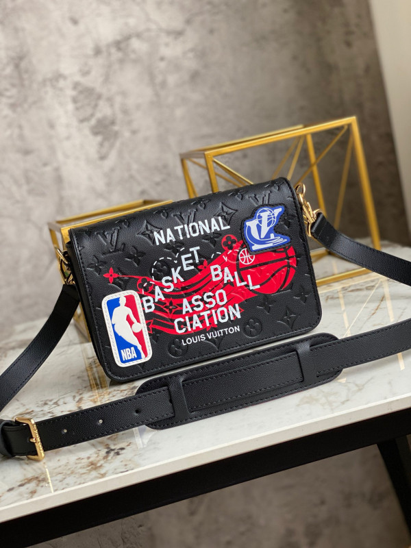 LOUIS VUITTON LVXNBA STUDIO MESSENGER (image for) LOUIS VUITTON LVXNBA STUDIO MESSENGER