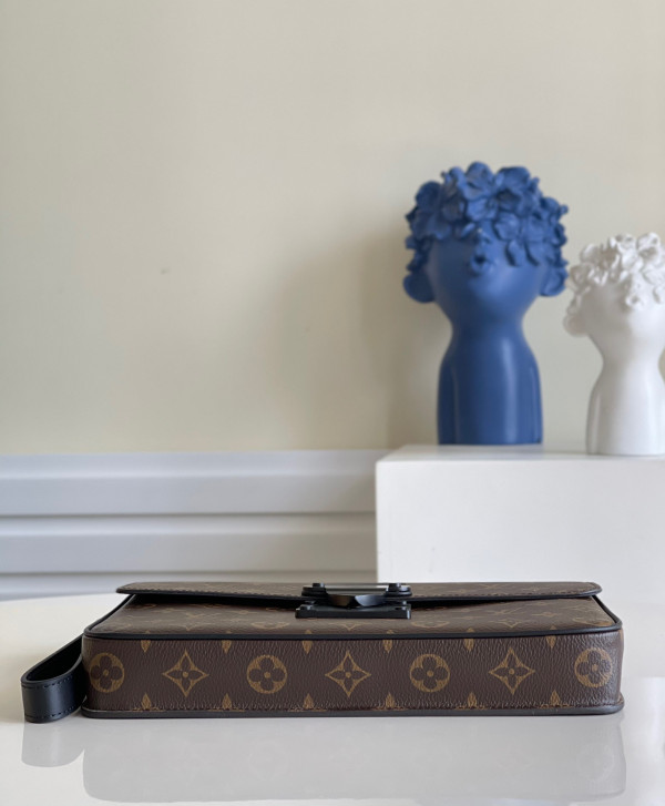 (image for) LOUIS VUITTON S LOCK A4 POUCH