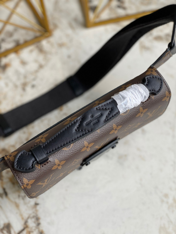 (image for) LOUIS VUITTON S LOCK SLING BAG