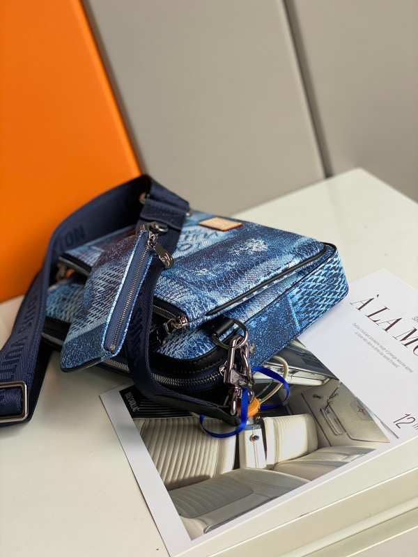 (image for) LOUIS VUITTON TRIO MESSENGER