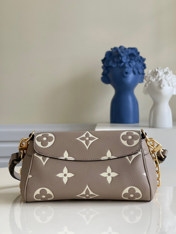 LOUIS VUITTON FAVORITE (image for) LOUIS VUITTON FAVORITE