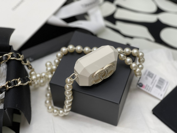 (image for) CL AIRPODS CASE PRO NECKLACE