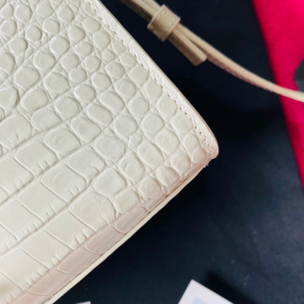 YSL CASSANDRA MINI TOP HANDLE BAG [YSL346] CELINE CHANEL ACCESSORIES LOEWE SHOES LOUIS VUITTON DIRO YSL OTHER BRAND HANDBAGS BALENCIAGA BOTTEGA VENETA GOYARD HERMES BURBERRY VALENTINO GUCCI FENDI MIUMIU CHLOE PRADA BVLGARI SUITCASE NEW ARRIVAL 