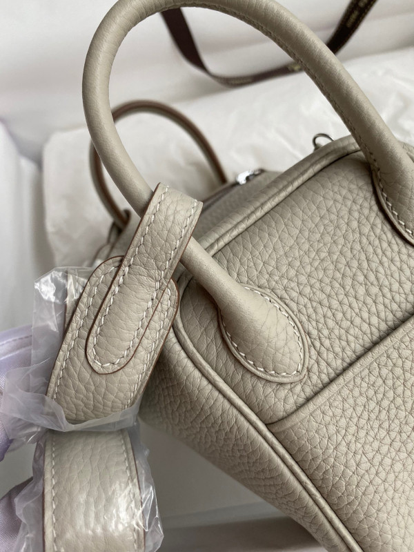 HERMES LINDY MINI HANDMADE [Hermes204] CELINE CHANEL ACCESSORIES LOEWE SHOES LOUIS VUITTON DIRO YSL OTHER BRAND HANDBAGS BALENCIAGA BOTTEGA VENETA GOYARD HERMES BURBERRY VALENTINO GUCCI FENDI MIUMIU CHLOE PRADA BVLGARI SUITCASE NEW ARRIVAL 
