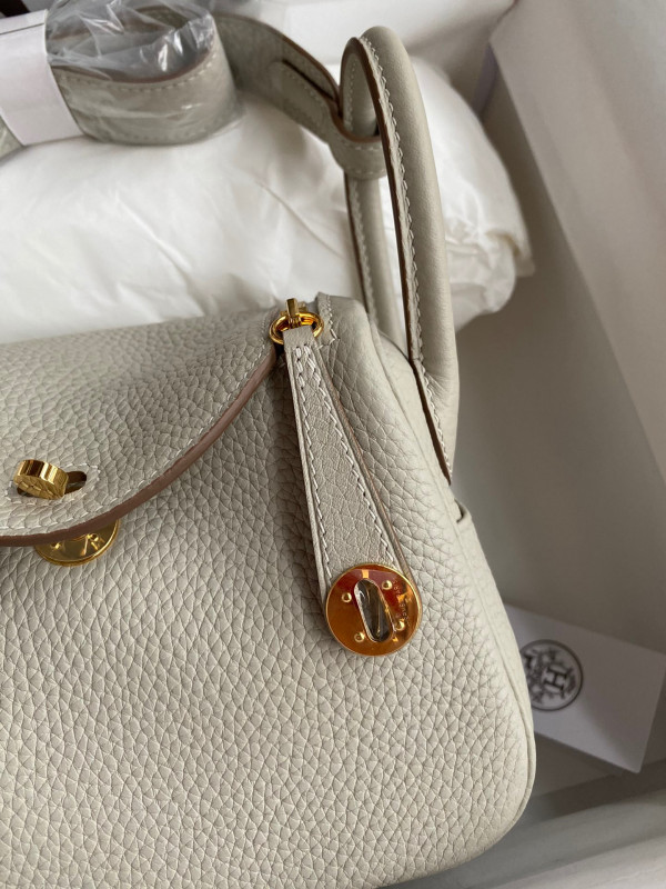 HERMES LINDY MINI HANDMADE [Hermes203] CELINE CHANEL ACCESSORIES LOEWE SHOES LOUIS VUITTON DIRO YSL OTHER BRAND HANDBAGS BALENCIAGA BOTTEGA VENETA GOYARD HERMES BURBERRY VALENTINO GUCCI FENDI MIUMIU CHLOE PRADA BVLGARI SUITCASE NEW ARRIVAL 
