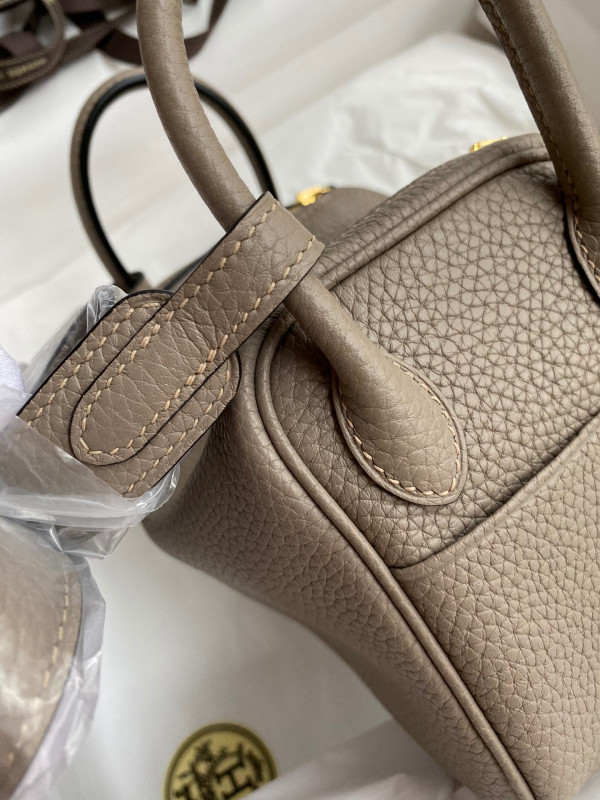 HERMES LINDY MINI HANDMADE [Hermes202] CELINE CHANEL ACCESSORIES LOEWE SHOES LOUIS VUITTON DIRO YSL OTHER BRAND HANDBAGS BALENCIAGA BOTTEGA VENETA GOYARD HERMES BURBERRY VALENTINO GUCCI FENDI MIUMIU CHLOE PRADA BVLGARI SUITCASE NEW ARRIVAL 