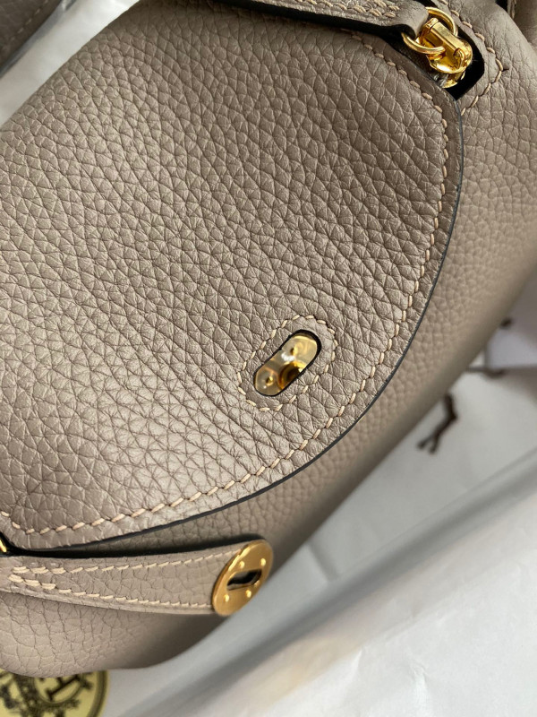 HERMES LINDY MINI HANDMADE [Hermes202] CELINE CHANEL ACCESSORIES LOEWE SHOES LOUIS VUITTON DIRO YSL OTHER BRAND HANDBAGS BALENCIAGA BOTTEGA VENETA GOYARD HERMES BURBERRY VALENTINO GUCCI FENDI MIUMIU CHLOE PRADA BVLGARI SUITCASE NEW ARRIVAL 