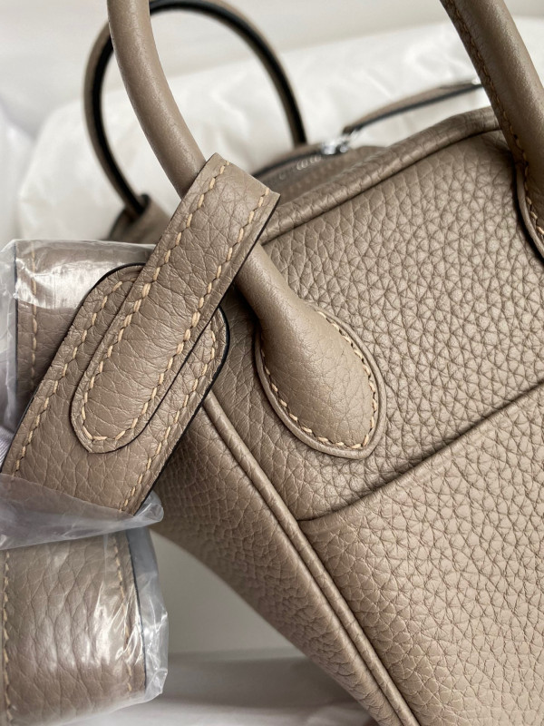 HERMES LINDY MINI HANDMADE [Hermes201] CELINE CHANEL ACCESSORIES LOEWE SHOES LOUIS VUITTON DIRO YSL OTHER BRAND HANDBAGS BALENCIAGA BOTTEGA VENETA GOYARD HERMES BURBERRY VALENTINO GUCCI FENDI MIUMIU CHLOE PRADA BVLGARI SUITCASE NEW ARRIVAL 