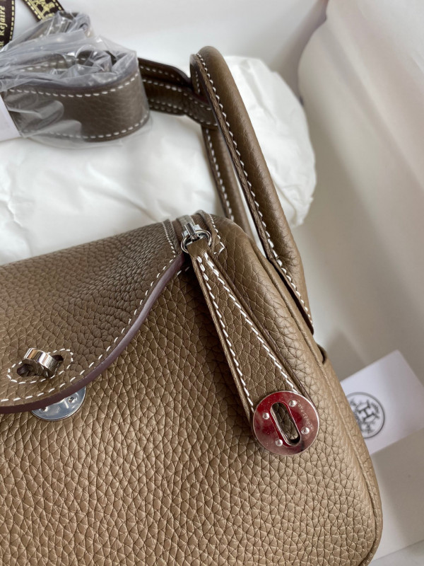 HERMES LINDY MINI HANDMADE [Hermes200] CELINE CHANEL ACCESSORIES LOEWE SHOES LOUIS VUITTON DIRO YSL OTHER BRAND HANDBAGS BALENCIAGA BOTTEGA VENETA GOYARD HERMES BURBERRY VALENTINO GUCCI FENDI MIUMIU CHLOE PRADA BVLGARI SUITCASE NEW ARRIVAL 