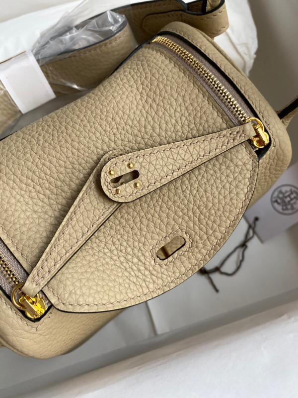 HERMES LINDY MINI HANDMADE [Hermes198] CELINE CHANEL ACCESSORIES LOEWE SHOES LOUIS VUITTON DIRO YSL OTHER BRAND HANDBAGS BALENCIAGA BOTTEGA VENETA GOYARD HERMES BURBERRY VALENTINO GUCCI FENDI MIUMIU CHLOE PRADA BVLGARI SUITCASE NEW ARRIVAL 