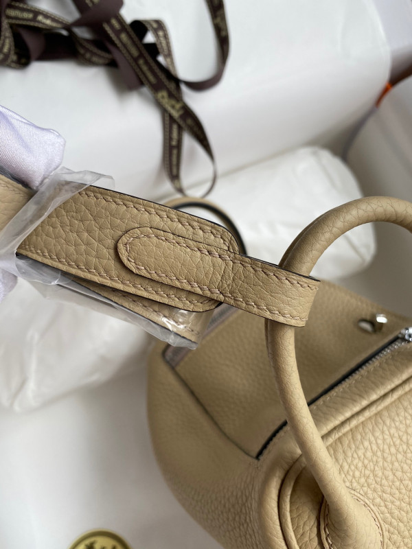 HERMES LINDY MINI HANDMADE [Hermes197] CELINE CHANEL ACCESSORIES LOEWE SHOES LOUIS VUITTON DIRO YSL OTHER BRAND HANDBAGS BALENCIAGA BOTTEGA VENETA GOYARD HERMES BURBERRY VALENTINO GUCCI FENDI MIUMIU CHLOE PRADA BVLGARI SUITCASE NEW ARRIVAL 