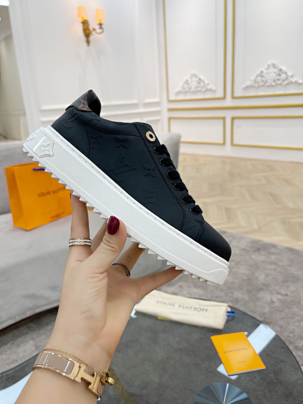 LOUIS VUITTON WOMEN"S TIME OUT SNEAKER [Louis945] CELINE CHANEL ACCESSORIES LOEWE SHOES LOUIS VUITTON DIRO YSL OTHER BRAND HANDBAGS BALENCIAGA BOTTEGA VENETA GOYARD HERMES BURBERRY VALENTINO GUCCI FENDI MIUMIU CHLOE PRADA BVLGARI SUITCASE NEW ARRIVAL 