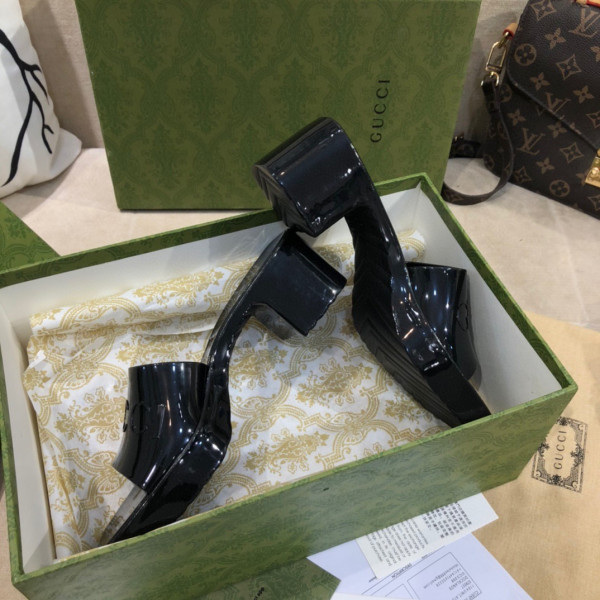 GUCCI Women's rubber slide sandal [624730-2] CELINE CHANEL ACCESSORIES LOEWE SHOES LOUIS VUITTON DIRO YSL OTHER BRAND HANDBAGS BALENCIAGA BOTTEGA VENETA GOYARD HERMES BURBERRY VALENTINO GUCCI FENDI MIUMIU CHLOE PRADA BVLGARI SUITCASE NEW ARRIVAL 
