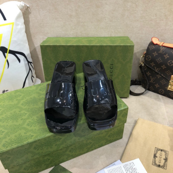 GUCCI Women's rubber slide sandal [624730-2] CELINE CHANEL ACCESSORIES LOEWE SHOES LOUIS VUITTON DIRO YSL OTHER BRAND HANDBAGS BALENCIAGA BOTTEGA VENETA GOYARD HERMES BURBERRY VALENTINO GUCCI FENDI MIUMIU CHLOE PRADA BVLGARI SUITCASE NEW ARRIVAL 