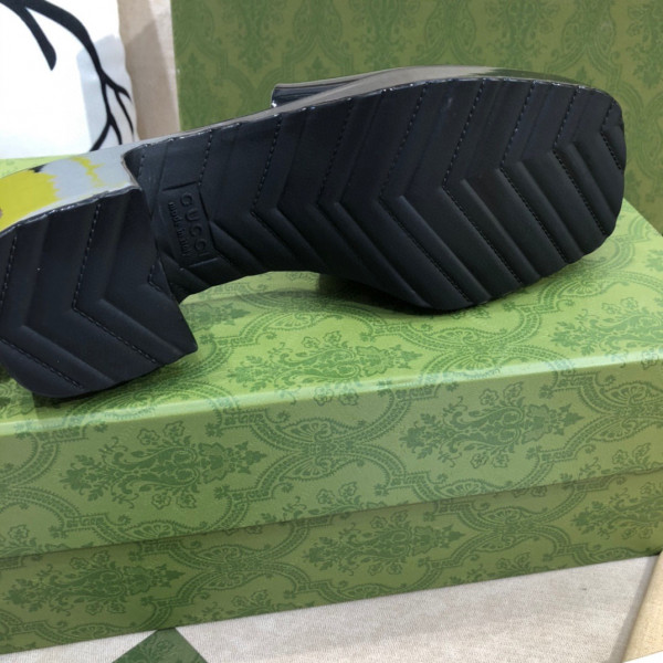 GUCCI Women's rubber slide sandal [624730-2] CELINE CHANEL ACCESSORIES LOEWE SHOES LOUIS VUITTON DIRO YSL OTHER BRAND HANDBAGS BALENCIAGA BOTTEGA VENETA GOYARD HERMES BURBERRY VALENTINO GUCCI FENDI MIUMIU CHLOE PRADA BVLGARI SUITCASE NEW ARRIVAL 