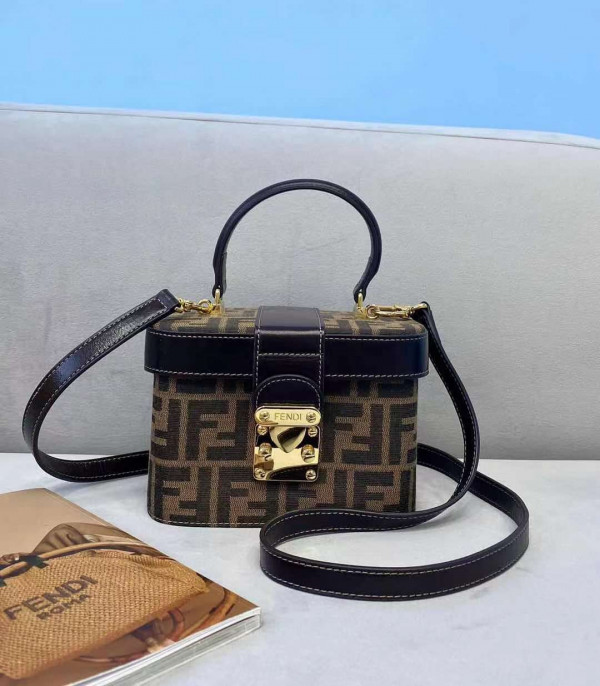 FENDI HANDLE BAG [Fendi341] CELINE CHANEL ACCESSORIES LOEWE SHOES LOUIS VUITTON DIRO YSL OTHER BRAND HANDBAGS BALENCIAGA BOTTEGA VENETA GOYARD HERMES BURBERRY VALENTINO GUCCI FENDI MIUMIU CHLOE PRADA BVLGARI SUITCASE NEW ARRIVAL 