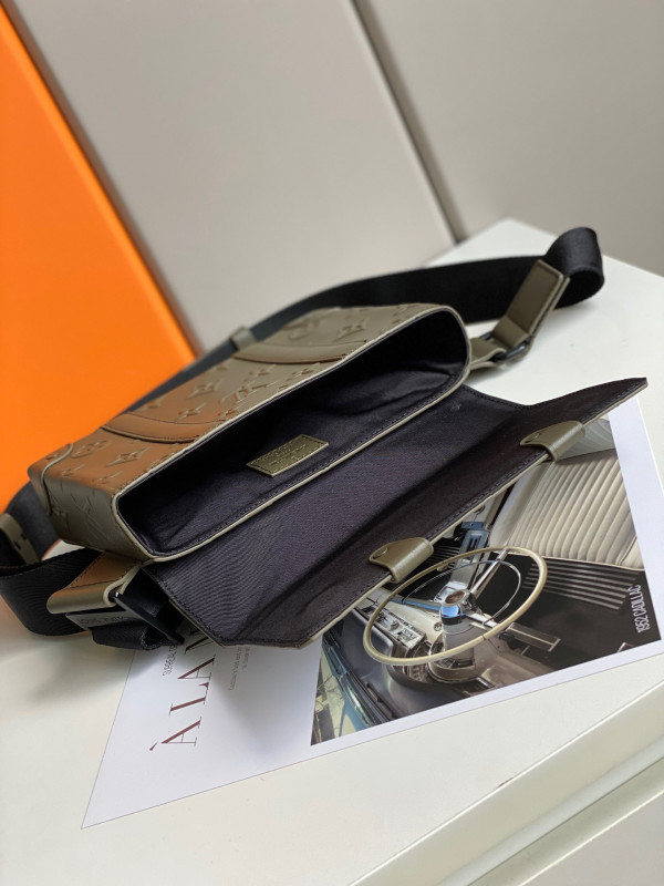 LOUIS VUITTON TRUNK SLINGBAG [Louis937] CELINE CHANEL ACCESSORIES LOEWE SHOES LOUIS VUITTON DIRO YSL OTHER BRAND HANDBAGS BALENCIAGA BOTTEGA VENETA GOYARD HERMES BURBERRY VALENTINO GUCCI FENDI MIUMIU CHLOE PRADA BVLGARI SUITCASE NEW ARRIVAL 
