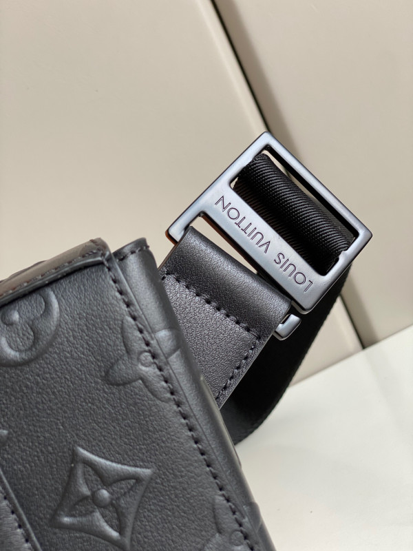 LOUIS VUITTON TRUNK SLINGBAG [M57952] CELINE CHANEL ACCESSORIES LOEWE SHOES LOUIS VUITTON DIRO YSL OTHER BRAND HANDBAGS BALENCIAGA BOTTEGA VENETA GOYARD HERMES BURBERRY VALENTINO GUCCI FENDI MIUMIU CHLOE PRADA BVLGARI SUITCASE NEW ARRIVAL 