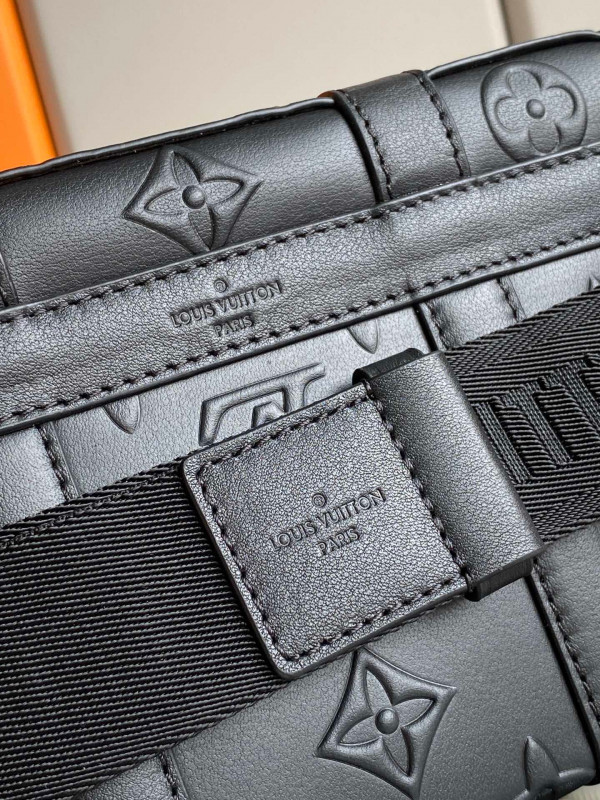 LOUIS VUITTON TRUNK SLINGBAG [M57952] CELINE CHANEL ACCESSORIES LOEWE SHOES LOUIS VUITTON DIRO YSL OTHER BRAND HANDBAGS BALENCIAGA BOTTEGA VENETA GOYARD HERMES BURBERRY VALENTINO GUCCI FENDI MIUMIU CHLOE PRADA BVLGARI SUITCASE NEW ARRIVAL 