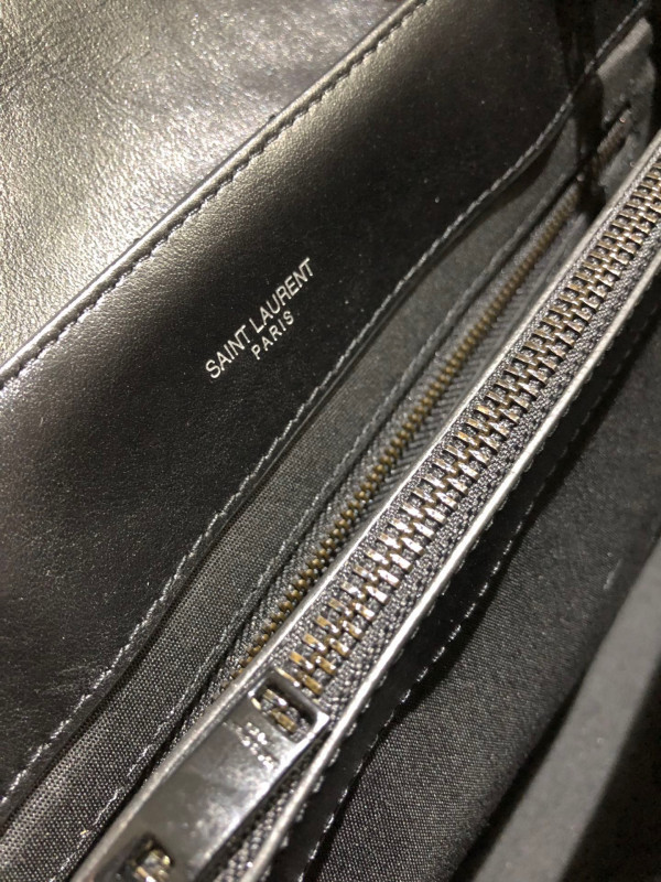 YSL LOULOU MEDIUM [YSL343] CELINE CHANEL ACCESSORIES LOEWE SHOES LOUIS VUITTON DIRO YSL OTHER BRAND HANDBAGS BALENCIAGA BOTTEGA VENETA GOYARD HERMES BURBERRY VALENTINO GUCCI FENDI MIUMIU CHLOE PRADA BVLGARI SUITCASE NEW ARRIVAL 