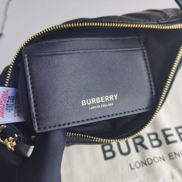 BURBERRY Olympia Pouch [Burberry145] CELINE CHANEL ACCESSORIES LOEWE SHOES LOUIS VUITTON DIRO YSL OTHER BRAND HANDBAGS BALENCIAGA BOTTEGA VENETA GOYARD HERMES BURBERRY VALENTINO GUCCI FENDI MIUMIU CHLOE PRADA BVLGARI SUITCASE NEW ARRIVAL 