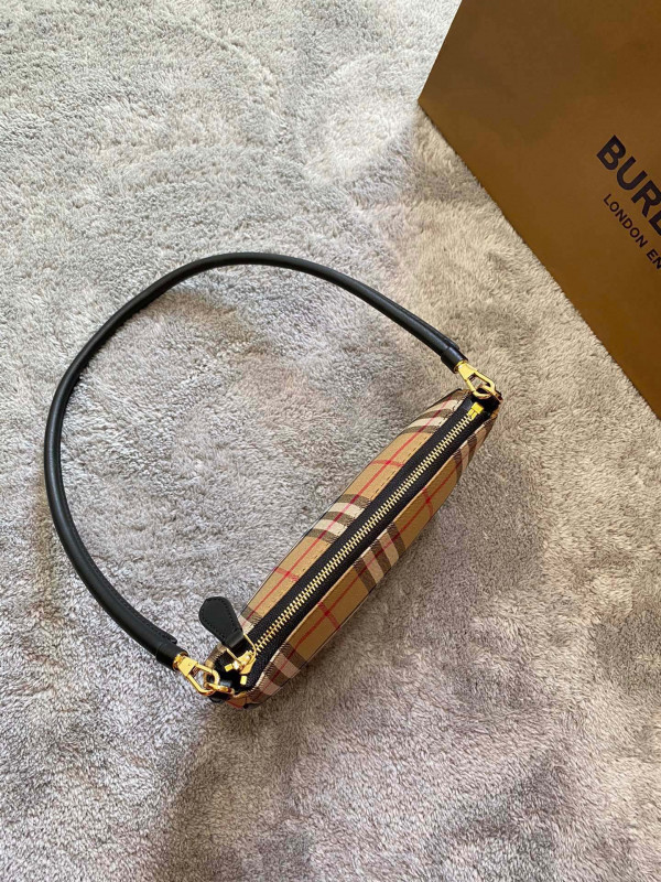 BURBERRY Olympia Pouch [Burberry144] CELINE CHANEL ACCESSORIES LOEWE SHOES LOUIS VUITTON DIRO YSL OTHER BRAND HANDBAGS BALENCIAGA BOTTEGA VENETA GOYARD HERMES BURBERRY VALENTINO GUCCI FENDI MIUMIU CHLOE PRADA BVLGARI SUITCASE NEW ARRIVAL 