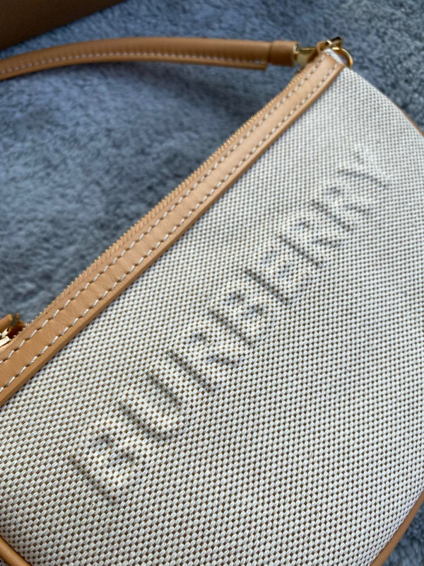 BURBERRY Olympia Pouch [Burberry143] CELINE CHANEL ACCESSORIES LOEWE SHOES LOUIS VUITTON DIRO YSL OTHER BRAND HANDBAGS BALENCIAGA BOTTEGA VENETA GOYARD HERMES BURBERRY VALENTINO GUCCI FENDI MIUMIU CHLOE PRADA BVLGARI SUITCASE NEW ARRIVAL 