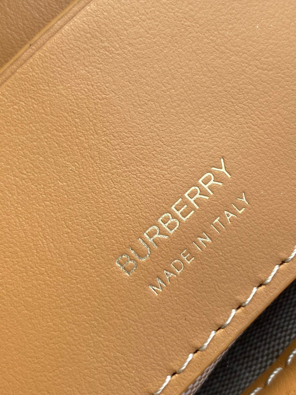 BURBERRY Olympia Pouch [Burberry143] CELINE CHANEL ACCESSORIES LOEWE SHOES LOUIS VUITTON DIRO YSL OTHER BRAND HANDBAGS BALENCIAGA BOTTEGA VENETA GOYARD HERMES BURBERRY VALENTINO GUCCI FENDI MIUMIU CHLOE PRADA BVLGARI SUITCASE NEW ARRIVAL 