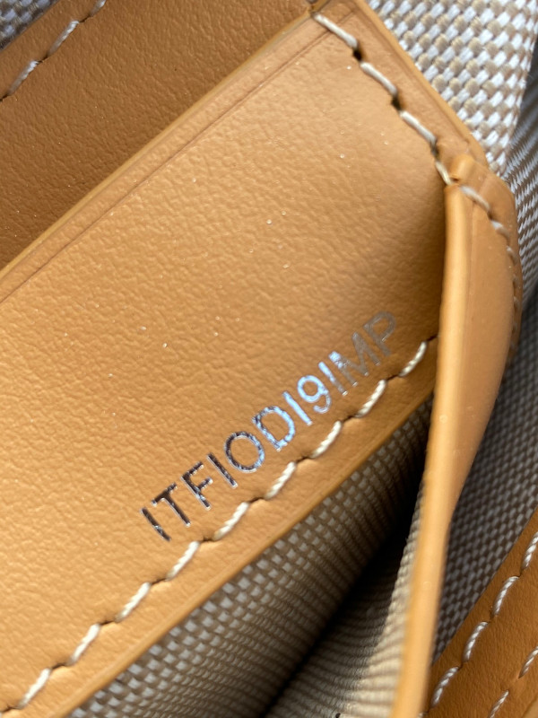 BURBERRY Olympia Pouch [Burberry143] CELINE CHANEL ACCESSORIES LOEWE SHOES LOUIS VUITTON DIRO YSL OTHER BRAND HANDBAGS BALENCIAGA BOTTEGA VENETA GOYARD HERMES BURBERRY VALENTINO GUCCI FENDI MIUMIU CHLOE PRADA BVLGARI SUITCASE NEW ARRIVAL 