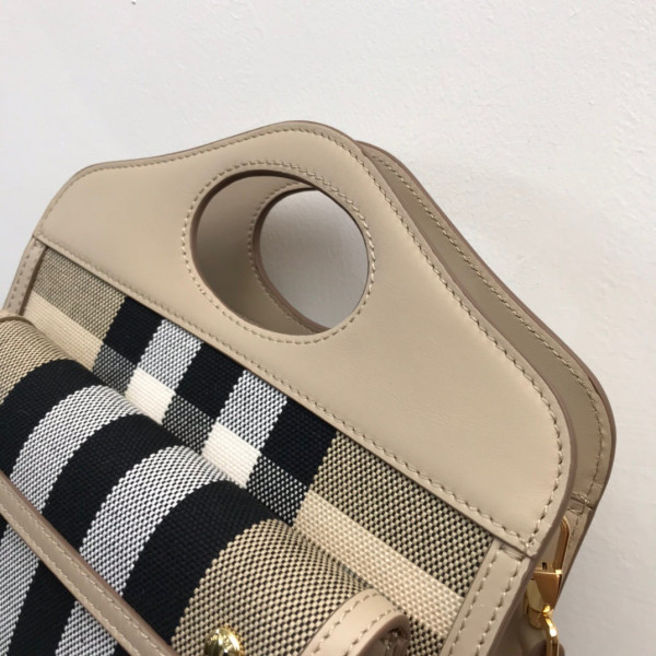 BURBERRY Pocket Bag [Burberry137] CELINE CHANEL ACCESSORIES LOEWE SHOES LOUIS VUITTON DIRO YSL OTHER BRAND HANDBAGS BALENCIAGA BOTTEGA VENETA GOYARD HERMES BURBERRY VALENTINO GUCCI FENDI MIUMIU CHLOE PRADA BVLGARI SUITCASE NEW ARRIVAL 