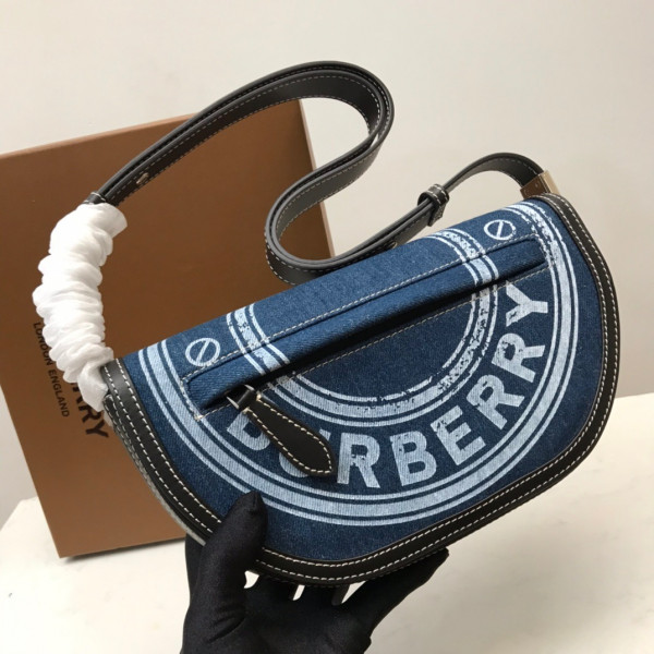 BURBERRY Small Logo Graphic Denim and Leather Olympia Bag [Burberry135] CELINE CHANEL ACCESSORIES LOEWE SHOES LOUIS VUITTON DIRO YSL OTHER BRAND HANDBAGS BALENCIAGA BOTTEGA VENETA GOYARD HERMES BURBERRY VALENTINO GUCCI FENDI MIUMIU CHLOE PRADA BVLGARI SUITCASE NEW ARRIVAL 