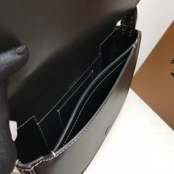 BURBERRY Small Logo Graphic Denim and Leather Olympia Bag [Burberry135] CELINE CHANEL ACCESSORIES LOEWE SHOES LOUIS VUITTON DIRO YSL OTHER BRAND HANDBAGS BALENCIAGA BOTTEGA VENETA GOYARD HERMES BURBERRY VALENTINO GUCCI FENDI MIUMIU CHLOE PRADA BVLGARI SUITCASE NEW ARRIVAL 