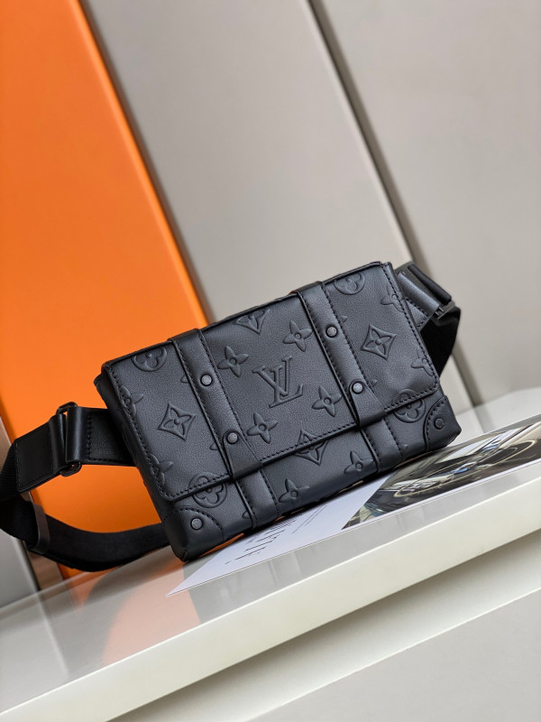 (image for) LOUIS VUITTON TRUNK SLINGBAG