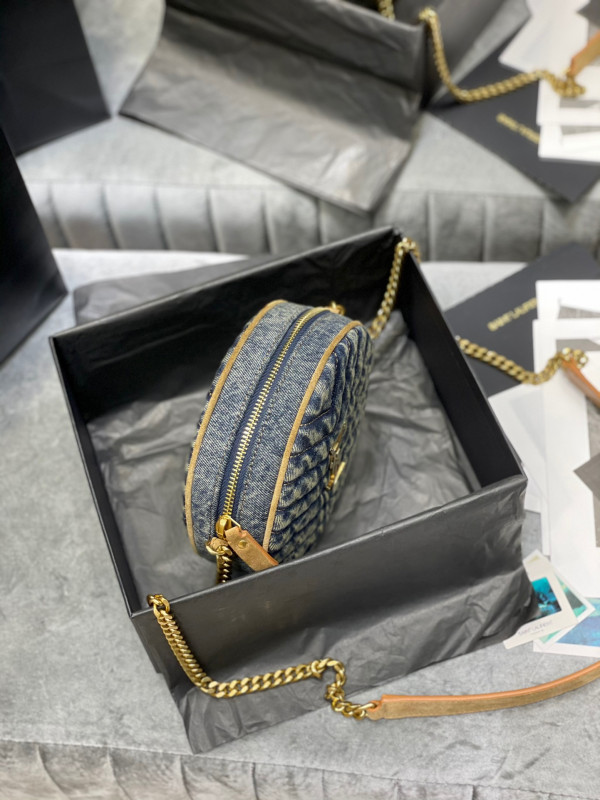 (image for) YSL VINYLE ROUND CAMERA BAG