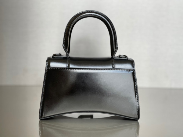 (image for) BALENCIAGA HOURGLASS